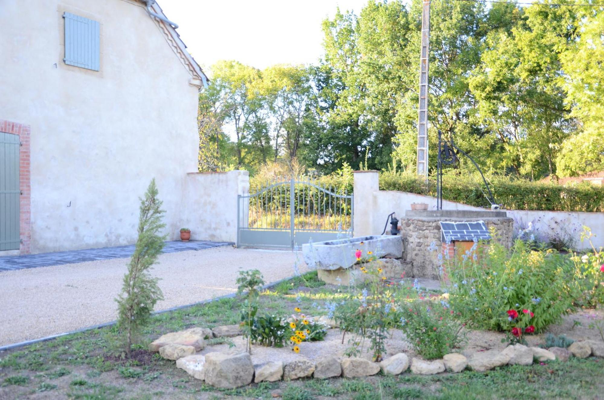 Ecogite Rural La Cle Des Champs Peyrelongue-Abos Rum bild